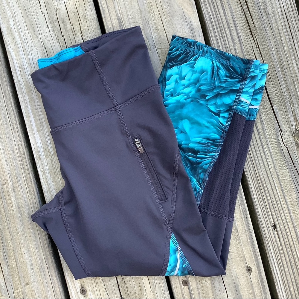 Champion Capri Athletic Leggings - Size Small